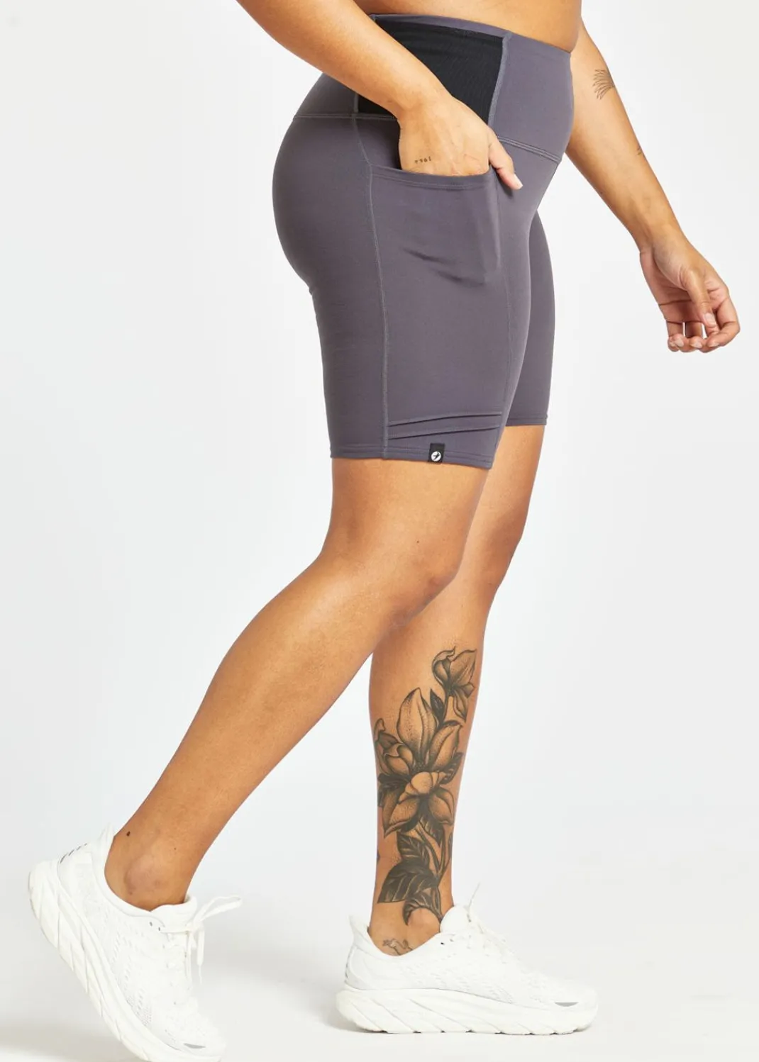 Women Oiselle Shorts*Mid Length Pocket Jogger Shorts