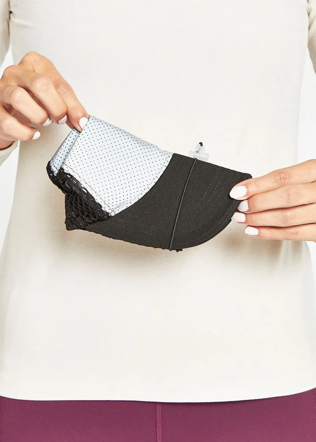 Women Oiselle Headwear*Reflective Runner Trucker Hat